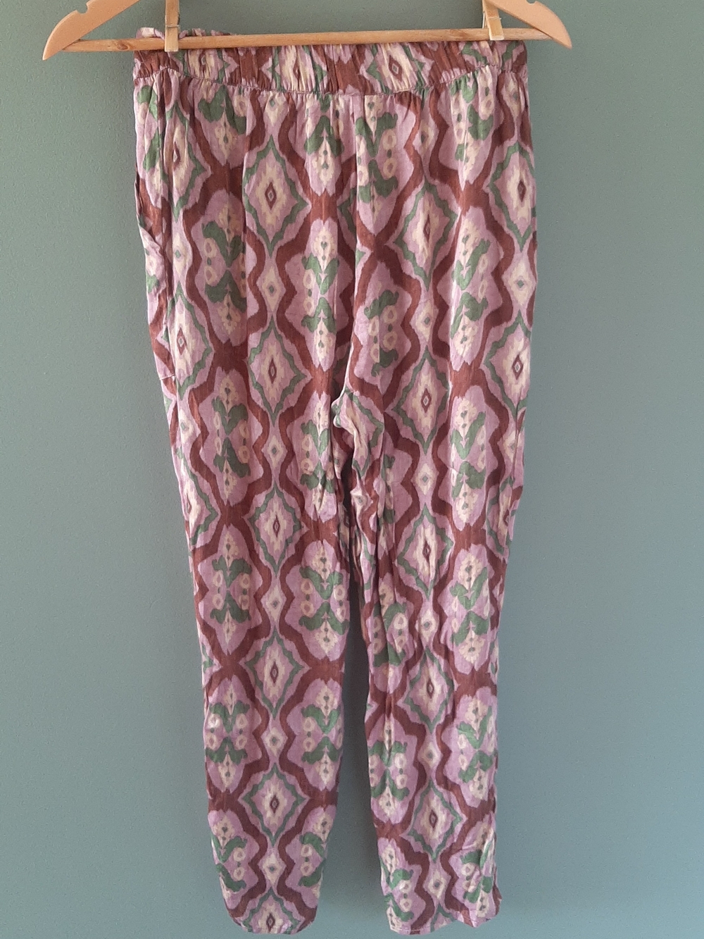 Zara Women's Relaxed Drawstring Pants in Floral Print